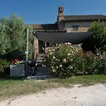 Tenuta Tredici Ulivi - & Glamping شقة