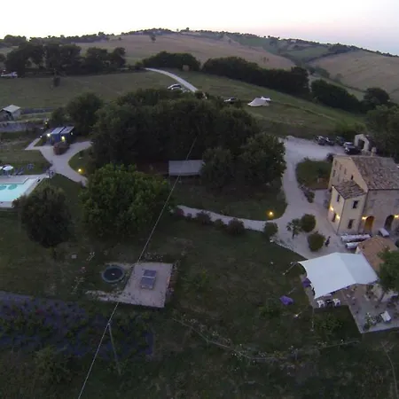Tenuta Tredici Ulivi - & Glamping * 西尼加利亚